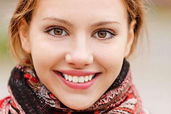 Ask a Cosmetic Dentist: What Is a Smile Makeover from Fashion Isle Smiles in Newport Beach, CA
